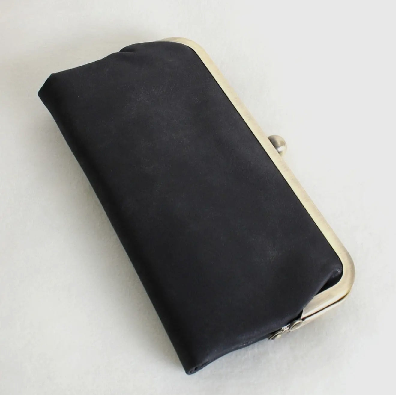 Kiss Lock Clutch