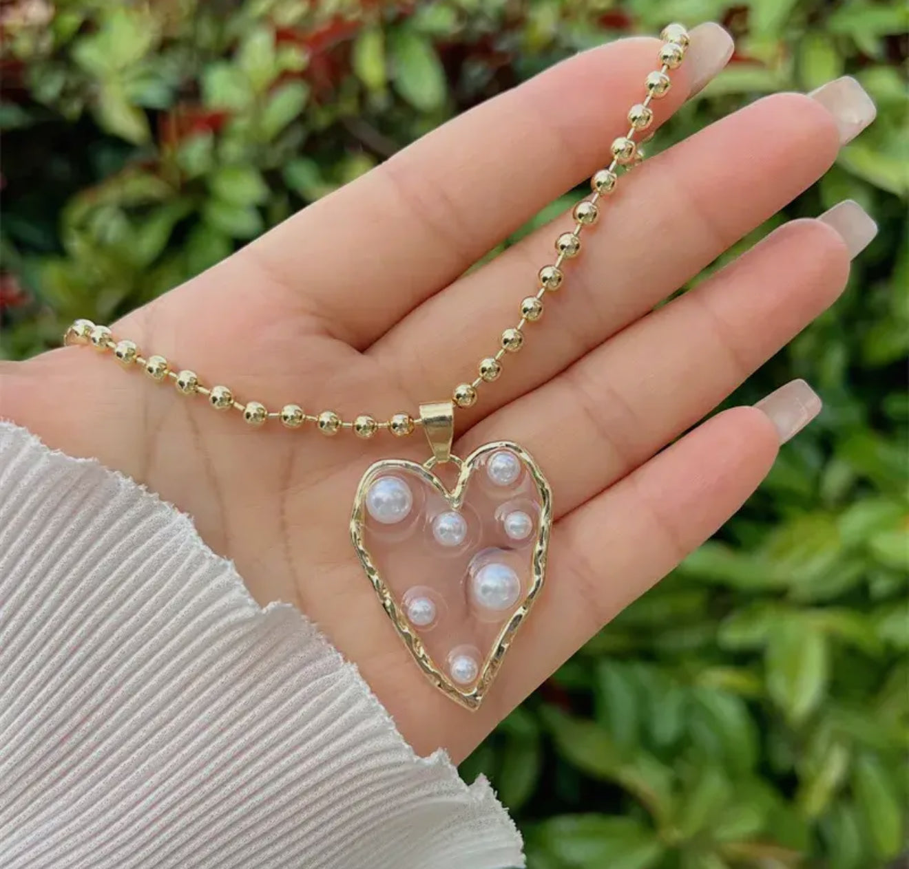 Pearly Pendant Necklaces