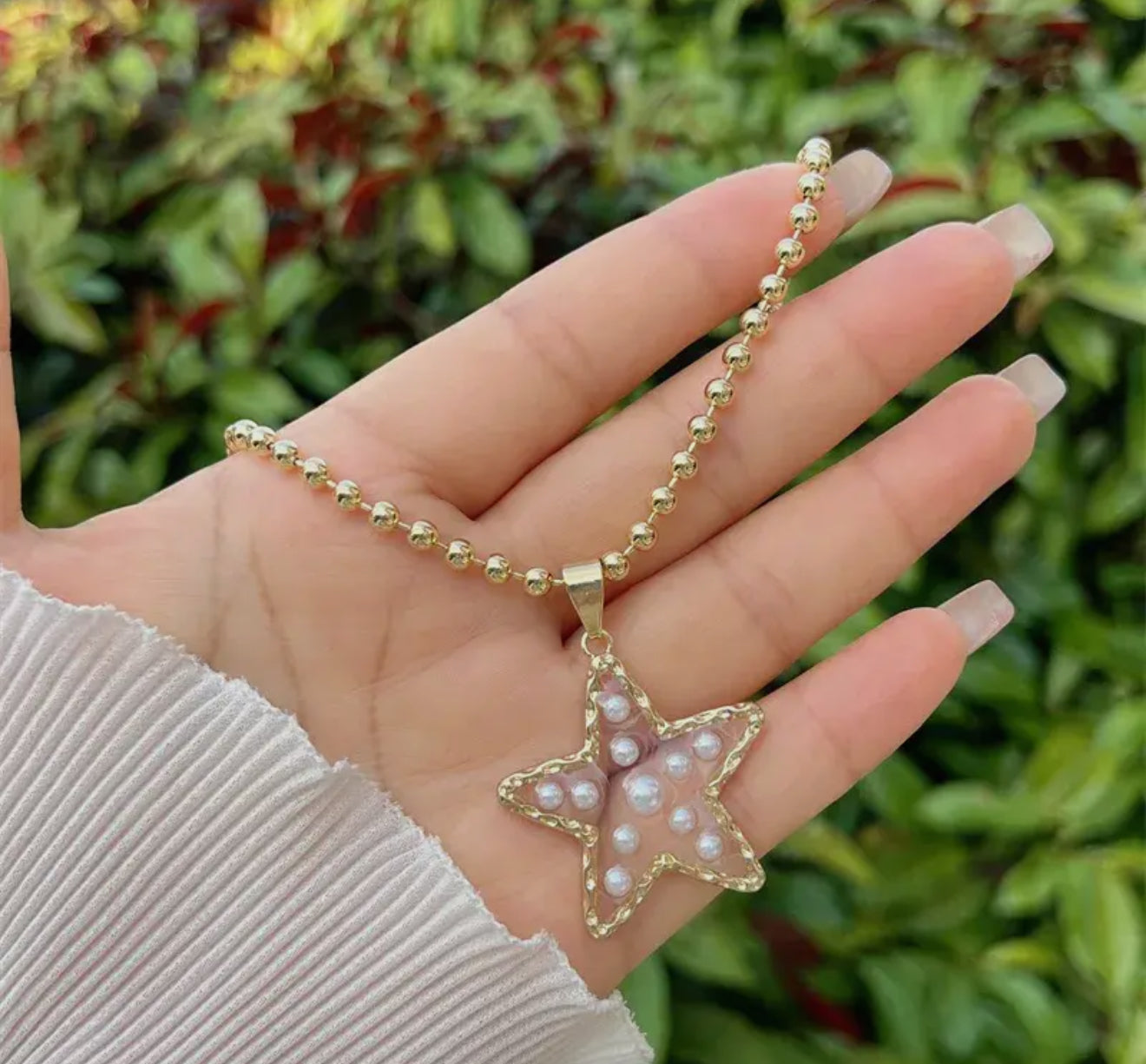 Pearly Pendant Necklaces