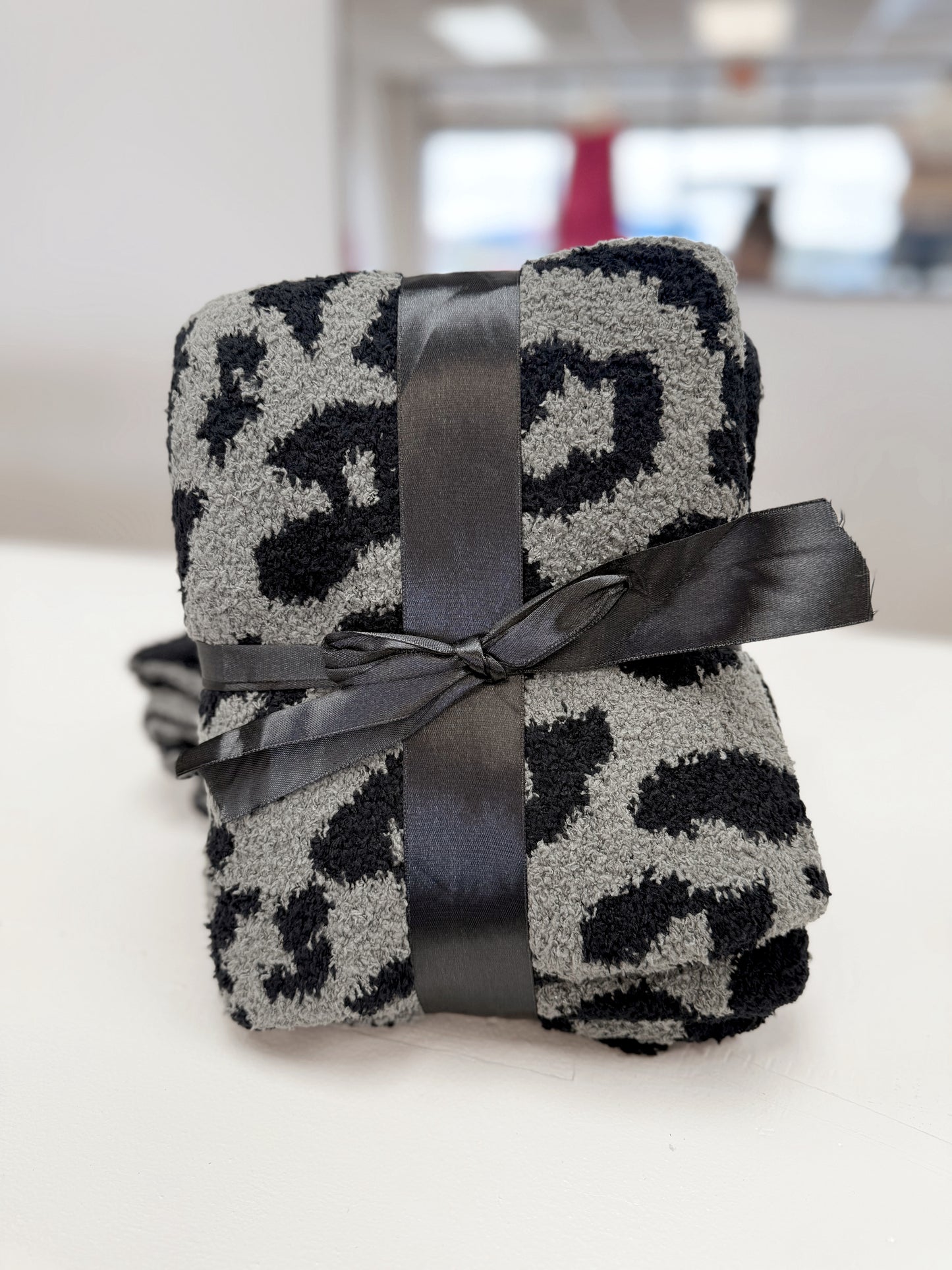 Mini Leo Throw