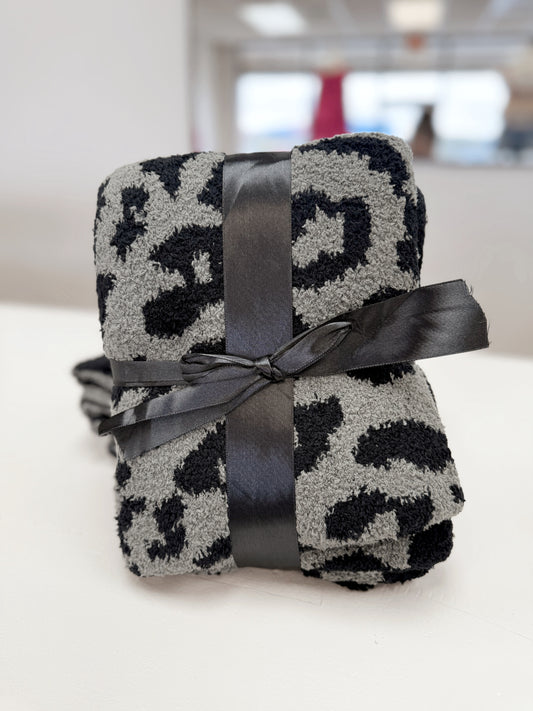 Mini Leo Throw